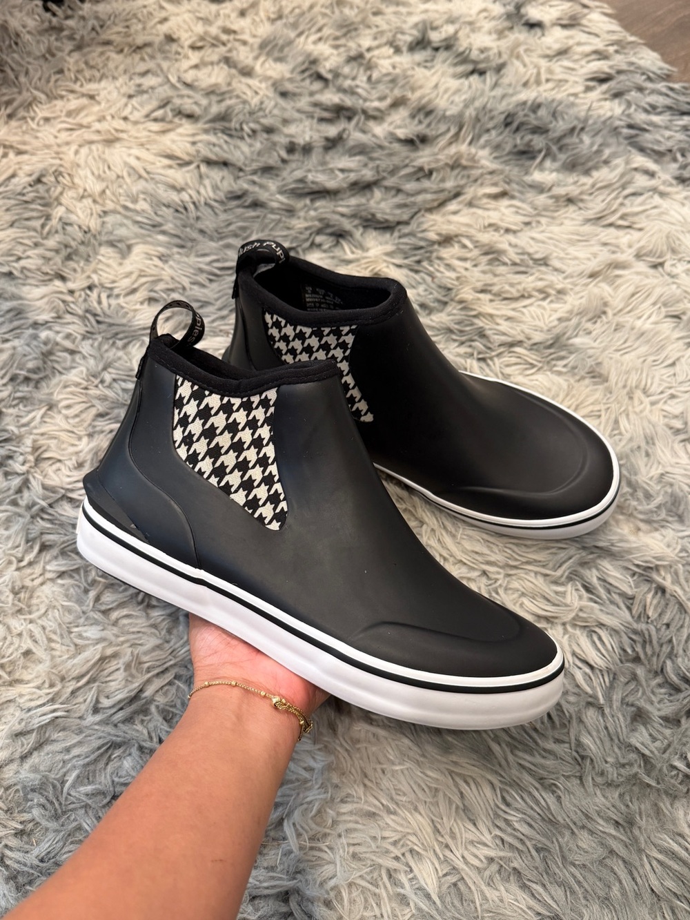 Hush Puppies Black Rain Boots Houndstooth Accents (Women's Size 6)
